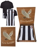 Beşiktaş Lisanslı Çubuklu Forma Hediyelik Ahşap Kutulu Kara Kartalım - 1