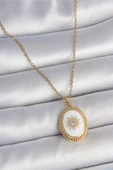 316L Çelik Gold Renk Zincir Beyaz Mineli Güneş İşlemeli Zirkon Taş Detaylı Madalyon Model Kadın Kolye - TJ-BKO10055 - 1