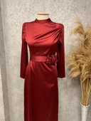 25Y3298 ELBİSE SATEN ÇİÇEK BRONŞLU ETEĞİ KALEM - 4