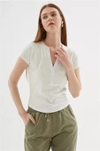 FASHION FRIENDS KADIN DÜĞME DETAYLI BLUZ 25Y0494K1 - 2