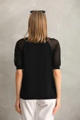 Kadın Yuvarlak Yaka Kol Örgü Detaylı Merserize Şık Siyah Bluz thumbnail 3