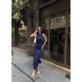 Lucky Life Kadın Yumuşak Dokulu Kumaş Bisiklet Yaka Sıfır Kolsuz Yırtmaçlı Uzun Elbise - Mavi thumbnail 4