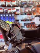 MOTOSİKLET TELEFON VE NAVİGASYON TUTUCU TİTREŞİM ENGELLEYİCİ MODÜLLÜ AYNA BAĞLANTILI thumbnail 1