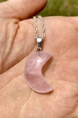 Sertifikalı Pembe Kuvars Doğal Taş Ay Model Kolye thumbnail 3