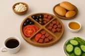 Saban Doğal Ahşap Çerezlik ve Kahvaltılık – 4 Bölmeli Sunum Tabağı  T9 - 1