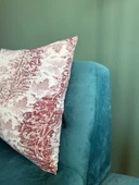 LOOM & LAUREL Jakarlı Dokuma Kumaş Kırlent 45x43 cm (İçi Dolu) Bordo Ağırlıklı thumbnail 5