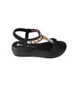 YAZKIŞ Kadın Siyah Ten Cilt Tek Bantlı Üzeri ve Bileği Taşlı 4cm Arkası Lastikli Kalın Taban Sandale thumbnail 15