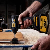 CAT DX71.2 18Volt 4.0Ah Li-ion Çift Akülü 215Nm Kömürsüz Profesyonel Şarjlı Darbeli Tornavida - 3