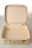 Estee Lauder mükemmel altın golt renkli makyaj çantası  En 35 cm ,boy 24 cm , genişlik 12 cm - 3