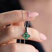 Vaoov 925 Ayar Gümüş Yeşil Taşlı Minimal Yonca Kolye thumbnail 2