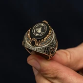 Fetih Koleksiyonumuzdan Tuğra Desenli 925 Ayar Erkek Gümüş Yüzük thumbnail 1