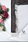 Kabe Kapısı Desenli Astarlı Seccade - 2