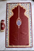 Mihrap Desenli İpek Dokulu Keseli Seccade Koyu Kırmızı Renk thumbnail 2
