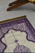 Pratik ve Taşınabilir İpek Dokulu Mihrap Desenli Çantalı Seccade Mor thumbnail 2