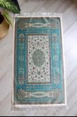 Halı Desenli İpek Dokulu Keseli Seccade Turkuaz thumbnail 2
