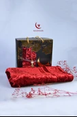Özel Kutulu Hediyelik Lüks Kadife Dokuma Seccade ve Kristal Tesbih Seti Kırmızı thumbnail 3