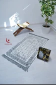 Özel Kutulu Hediyelik Lüks Kadife Dokuma Seccade ve Kristal Tesbih Seti Füme - 3
