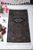 Kabe Kapısı Desenli Astarlı Seccade - 1