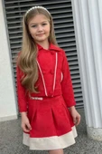 Kız Çocuk Asimetrik Kesim Gömlek Yaka Ceket Eteği Şerit Detaylı Pliseli Süet Kırmızı Etekli Takım thumbnail 3
