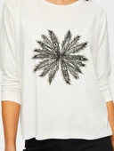 Kadın Önü Çiçek Dantel Aplikeli Yuvarlak Yaka T-Shirt Faik Sönmez thumbnail 10