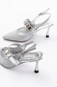 Gümüş Simli Günlük Arkası Açık Baret Tokalı Topuklu Bayan Ayakkabı thumbnail 5