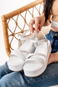 Beyaz Dolgu Kadın Sandalet - 2