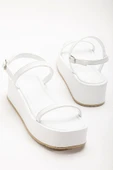 Beyaz Dolgu Topuk Kadın Sandalet thumbnail 5