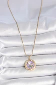 316L Çelik Gold Renk Zincir Mor Çiçek İşlemeli İnci Detay Potre Model Kadın Kolye - TJ-BKO10081 - 2