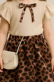 Kız Çocuk Bisiklet Yaka Kurdele Detaylı Bluz Beli Lastikli Leopar Desenli Etekli Takım thumbnail 4