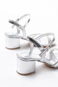 Gümüş 3 Bantlı Topuklu Kadın Ayakkabı - 5