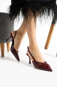 Albishoes Çift Toka Detaylı Arkası Açık Rugan Sivri Burun 8 Cm Ince Topuklu Stiletto Kadın Ayakkabı - 3