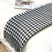Kazayağı Desenli Örme Battaniye - Siyah Beyaz Akrilik - 60x270cm (2m Yatak) - 1