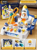 Çocuklar için Tren ve Roket Macera Oyuncak Seti - Büyük Boy Roket - 4 Temalı Araba ve Manyetik Astronotlar Hediye Kutusu thumbnail 1