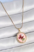 316L Çelik Gold Renk Zincir Pembe Mineli İncili Çiçek İşlemeli Portre Model Kadın Kolye - TJ-BKO10155 - 1