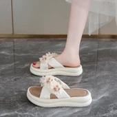 Bayan Terlik Sandalet - Yazlık - Çiçek Desenli (Bej) thumbnail 1