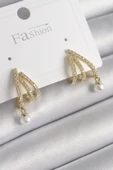 Pirinç Gold Renk Zirkon Taşlı Pençe Model İnci Detay Kadın Küpe - TJ-BKP9957 - 1