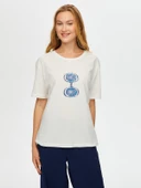 Faik Sönmez Kadın Önü Nazar Boncuğu Baskılı Yuvarlak Yaka Pamuklu T-Shirt - 1