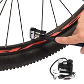 Mini Hava Kompresörü 12V Araç Tipi Çakmaklık Araba Bisiklet Teker Lastik Şambrel Top Şişirme 300 Psı - 4