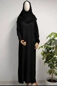 Kadın Penye Namaz Elbisesi Kendinden Başörtülü Rahat Kalıp Siyah – Tek Parça thumbnail 1