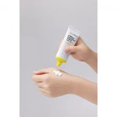 Dr.Different Barrier Balance Sunblock - Hafif, İz Bırakmayan & Nemlendirici Fiziksel Filtreli Güneş Kremi - 2