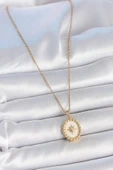 316L Çelik Gold Renk Zincir Beyaz Mineli Kutup Yıldız İşlemeli Madalyon Model Kadın Kolye - TJ-BKO10063 - 2