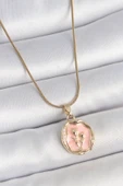 316L Çelik Gold Renk Zincir Pembe Mineli Çiçek İşlemeli Portre Model Kadın Kolye - TJ-BKO10165 - 1