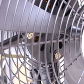 Sanayi Tipi 75 cm 210W Ayaklı Kumandalı Vantilatör Sessiz Geniş Alanlara Uygun Endüstriyel Güçlü Fan thumbnail 6