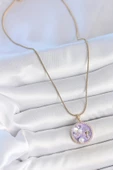 Gold Renk Zincir Zirkon Taşlı Mor Mineli Çiçek İşlemeli İnci Detay Portre Model Kadın Kolye - EBJ250519W33923 thumbnail 2