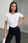 KUZGUN ONLİNE SHOP Rahat Ve Şık Kısa Kollu Bisiklet Yaka Likralı Viskon Penye Body Beyaz ( Lisinya ) - 1