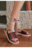 KUZGUN ONLİNE SHOP Bej Kilim Desenli Bilekten Bağlamalı Sandalet - 1