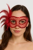 Kırmızı Renk Yandan Tüylü Pul Payet İşlemeli Parti Maskesi 23x12 cm - 4