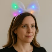 Rengarenk Led Işıklı Fiyonk Şekilli Tül Parti Tacı Beyaz Renk 25x25 cm thumbnail 4