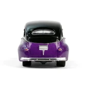 Greenlight 1/64 California Lowriders Series 6- 1946 Fordor Super Deluxe - 4