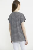 Çizgili V Yaka Payetli Tişört - Siyah thumbnail 5